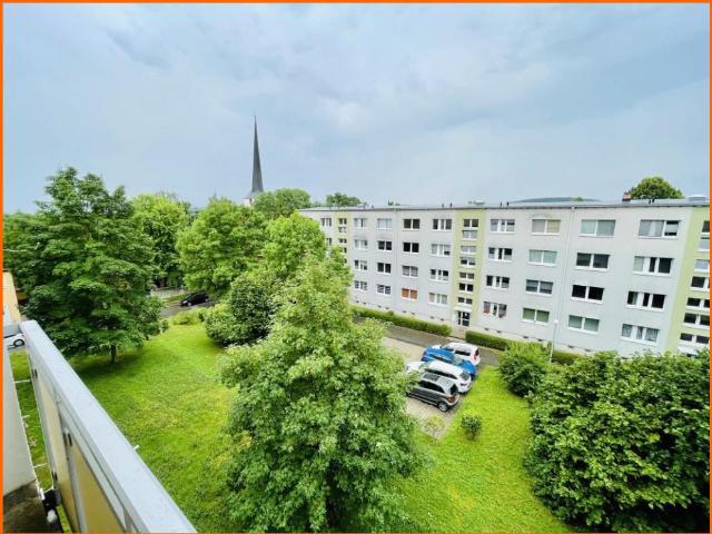 Gera Langenberg! 4 Raum Whg. mit Balkon und Wanne!