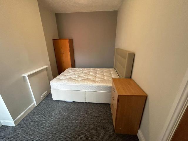 Gerald Road, Salford M6 1 bed in a house share to rent £600 pcm £138 pw