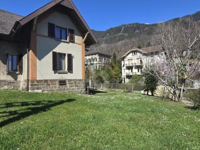 Geräumig und sonnig mit grossem garten