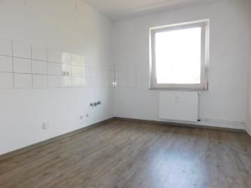 Geräumig und renoviert. 3 Zimmerwohnung im 2. OG im Herzen von Oppum.
