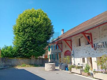 GERÄUMIG, CHARMANT UND NATURNAHE