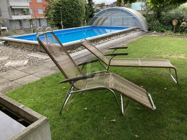 GERÄUMIG, LICHTDURCHFLUTET UND MIT PRIVATEM POOL