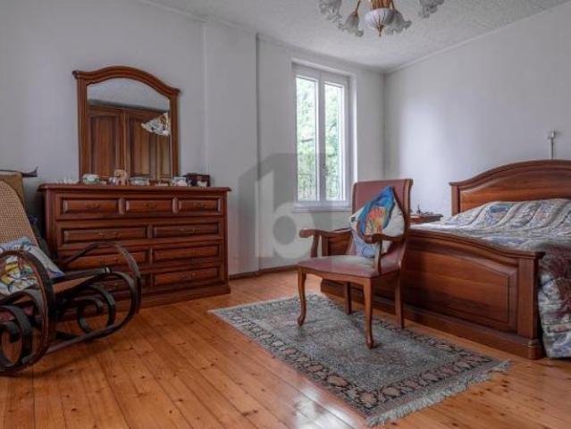 Geräumig mit beeindruckendem historischem kamin