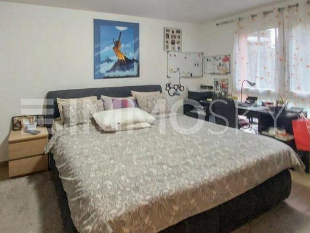 Geräumig mit Privatgarten