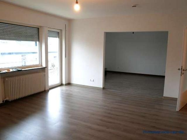 „Geräumige 3,5 Zimmer Wohnung mit Balkon “
