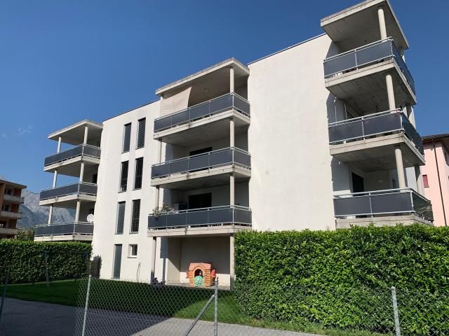 Geräumige 3.5 Zimmer Wohnung im 2.OG