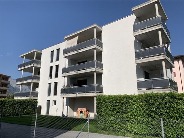 Geräumige 3.5 Zimmer Wohnung im 2.OG