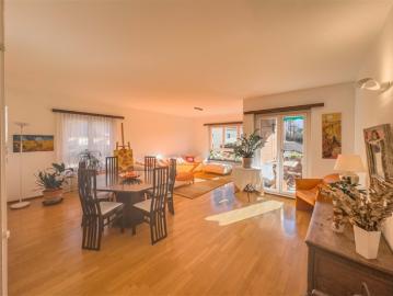 Geräumiges 3,5 Zimmer Haus in Massagno in Residenz mit Gemeinschaftspool