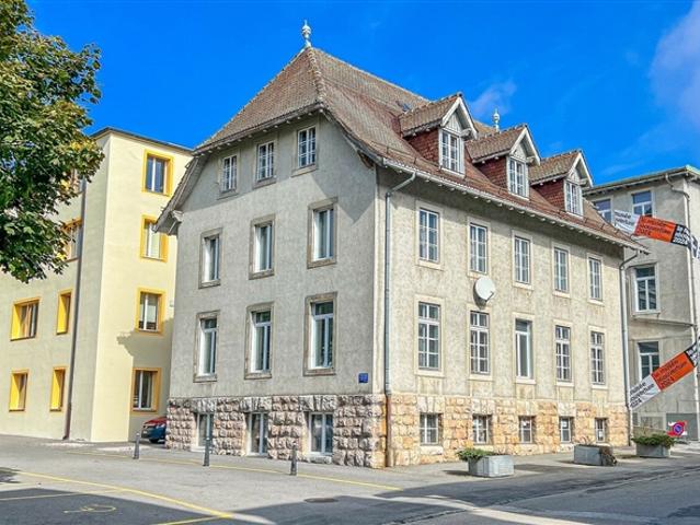 Geräumige 3.5 Zimmer PPE Wohnung zum Renovieren im Herzen von Ste Croix