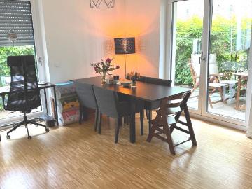 Geräumige 3 Zimmerwohnung mit Terrasse und Stellplatz in Wandsbek!