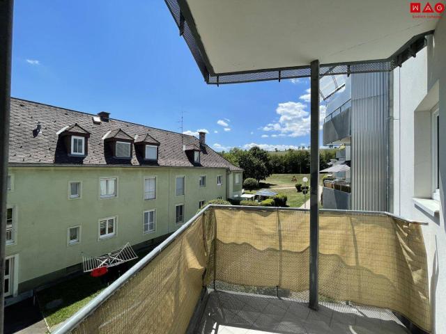 Geräumige 3 Zimmerwohnung im Grünen mit Balkon!