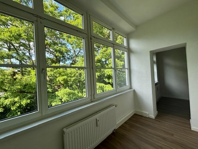 geräumige 3 Zimmer * 3. OG * seperates WC * Wintergarten * max. Zweier WG
