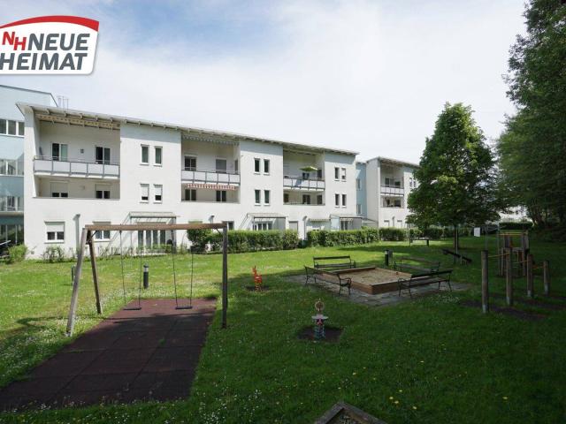 GERÄUMIGE 3 ZIMMER BALKONWOHNUNG MIT CARPORT IN SCHÖNER LAGE! PERFEKT FÜR FAMILIEN!