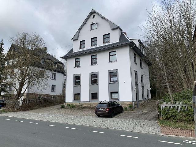 Geräumige 3 Zimmer Hochparterre Wohnung in ruhiger Wohnlage. Tageslichtbad, Keller, Stellplatz