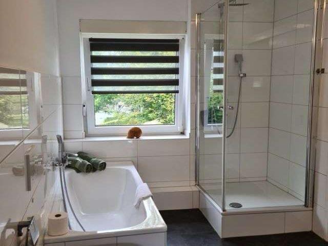Geräumige 3 Zimmer Obergeschosswohnung mit Wannenbad und Dusche in Meschede Remblinghausen