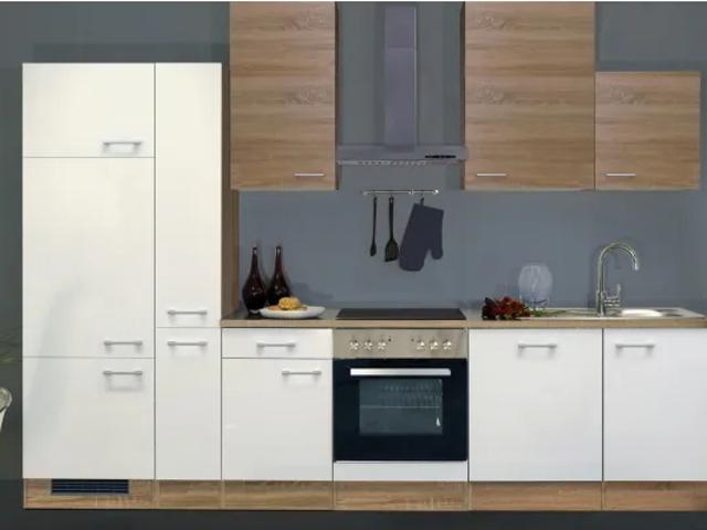 Geräumige 3 Zimmer Wohnung demnächst auch mit Einbauküche!