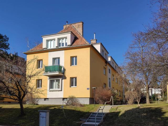 Geräumige 3 Zimmer Wohnung im DG