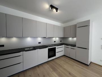 Wohnung zur Miete in 6114