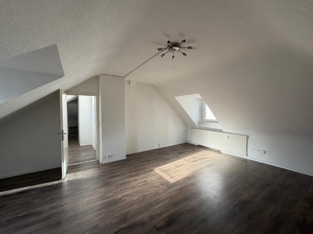 Geräumige 3 Zimmer Wohnung in Stadtnähe!