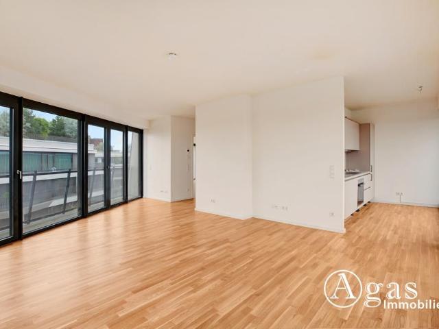 Geräumige 3 Zimmer Wohnung mit ca. 114m², EBK und großer Terrasse im Dachgeschoss in Berlin Mitte!