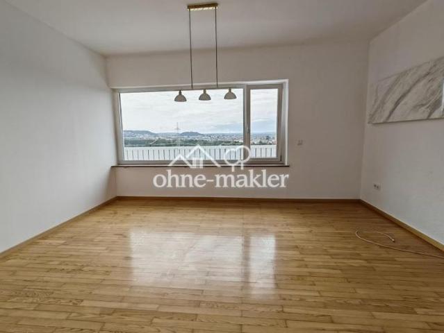 Geräumige 3 Zimmer Wohnung mit Aussicht am Ettmannsdorfer Berg