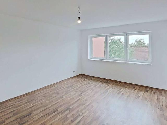 Geräumige 3 Zimmer Wohnung mit BALKON und Wannenbad