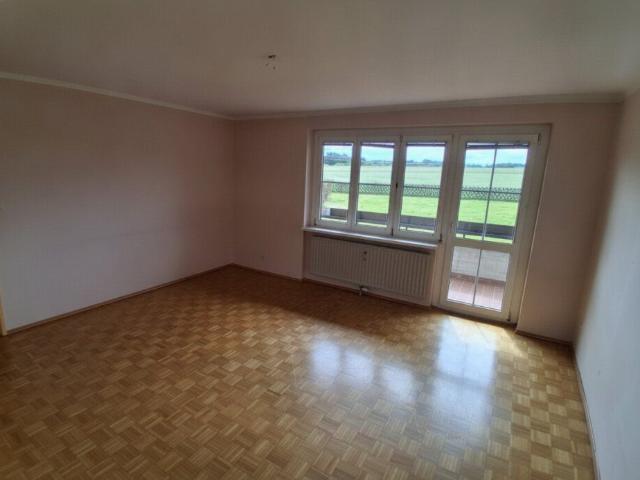 Geräumige 3 Zimmer Wohnung mit Balkon und Garten in Ortsrandlage von Allentsteig