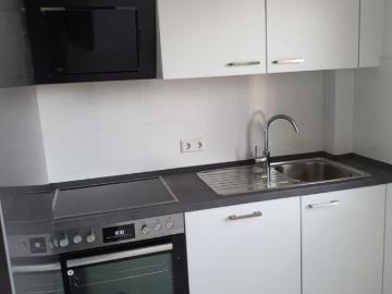 Geräumige 3 Zimmer Wohnung mit Einbauküche und Balkon in Harburg