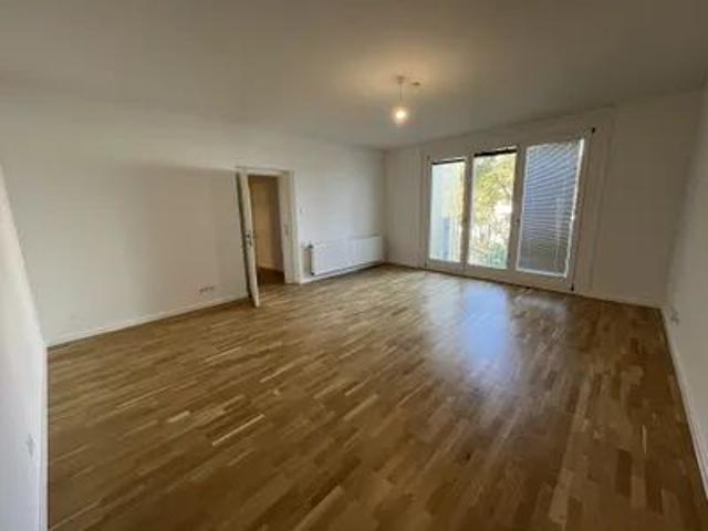 Geräumige 3 Zimmer Wohnung mit kleinem Balkon am Modenapark zu mieten in 1030 Wien