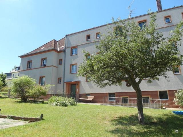 Geräumige 3 Zimmer Wohnung mit Laminatboden, sep. Küche und Badewanne * Gartenmitnutzung möglich
