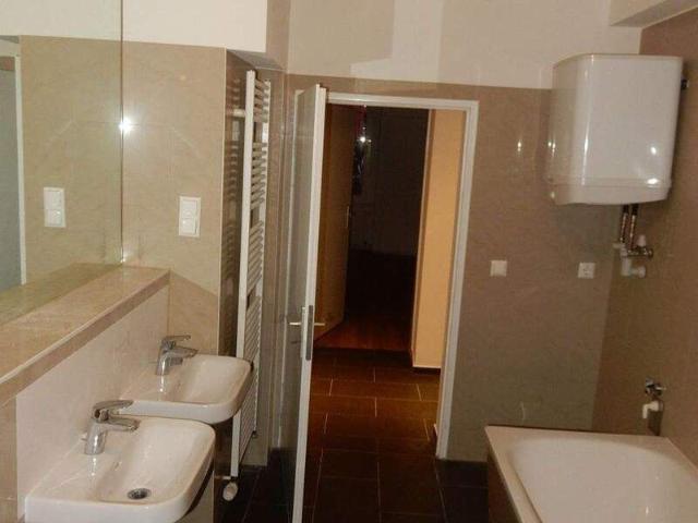Geräumige 3 Zimmer Wohnung mit Terrasse im angesagten Kreuzberg, Berlin