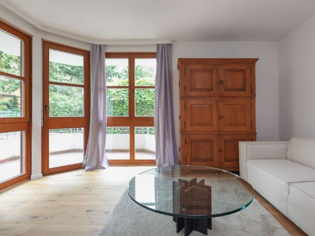 Geräumige 3 Zimmer Wohnung mit Terrasse, Wintergarten und Gartenzugang in Reinickendorf