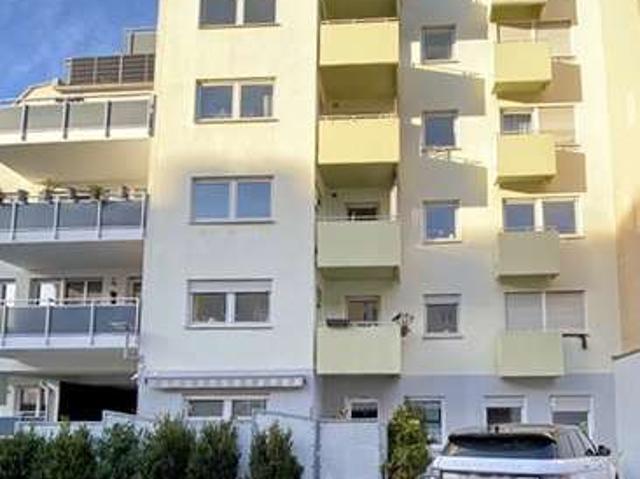 Geräumige 3 Zimmer Wohnung mit Terrassenbereich im Innenhof
