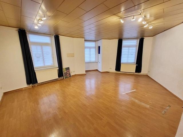geräumige 3 Raum Wohnung in RC Zentrum