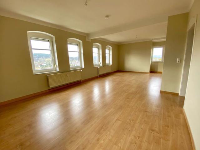 Geräumige 3 Raum Wohnung mit Garage und tollem Ausblick, in Gera Langenberg