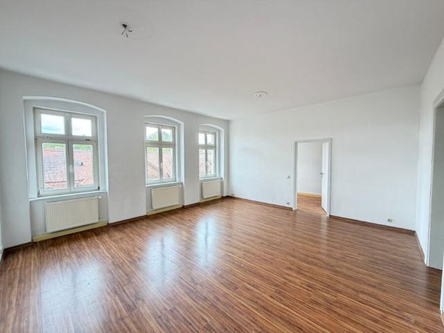 geräumige 3 RWE mit separater Küche und Badewanne !