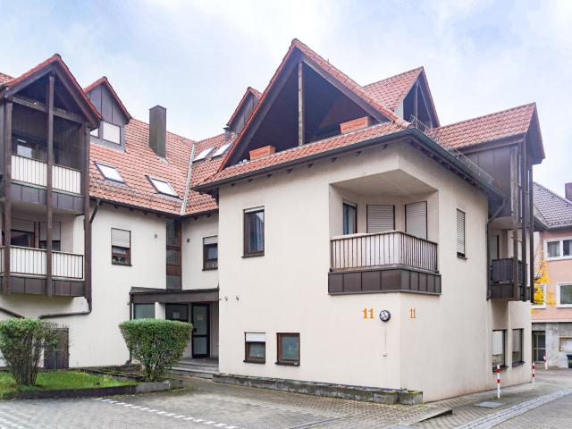 Geräumige 2,5 Zi. DG Wohnung mit Loggia und Tiefgaragenstellplatz Ruhige Citylage in Neckarsulm