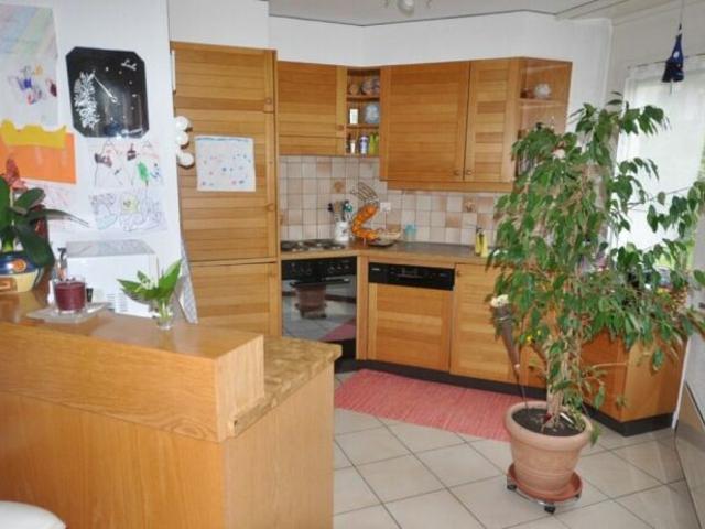 Geräumige 2.5 Zimmerwohnung mit privatem Garten