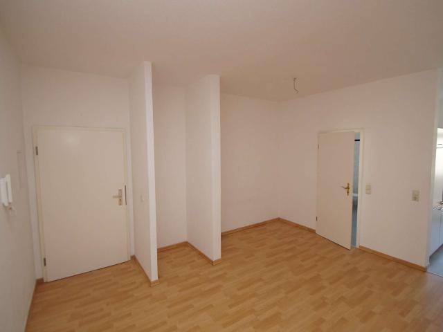 Geräumige 2 Zi Wohnung mit viel Platz für individuelle Gestaltung! direkt am Lene Voigt Park