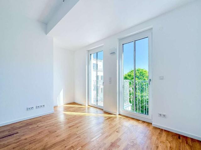 Geräumige 2 Zimmerwohnung mit Gartenzugang schnell zum KuDamm