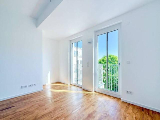 Geräumige 2 Zimmerwohnung mit Gartenzugang schnell zum KuDamm