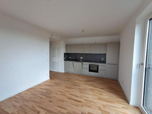 Geräumige 2 Zimmerwohnung im 4. OG mit Loggia und Stellplatz in Bahrenfeld!