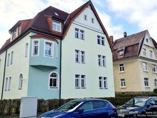 Geräumige 2 Zimmer Dachgeschosswohnung mit Einbauküche