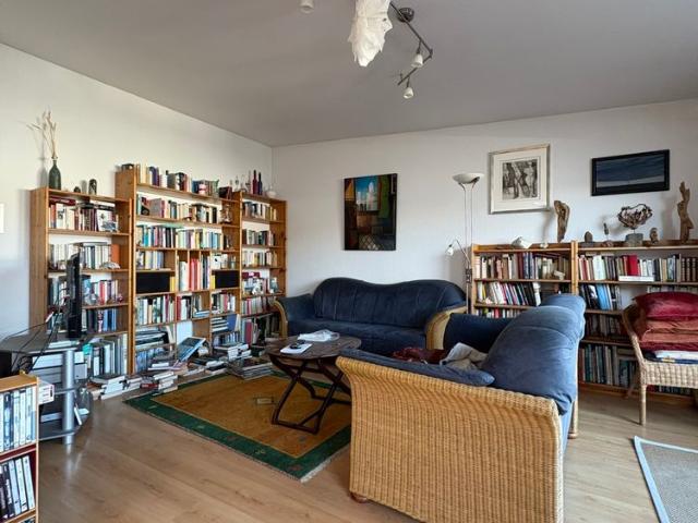 Geräumige 2 Zimmer Wohnung Dach /Galeriegeschoss