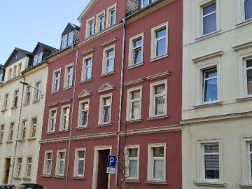 Geräumige 2 Zimmer Wohnung im Dachgeschoss, frisch renoviert