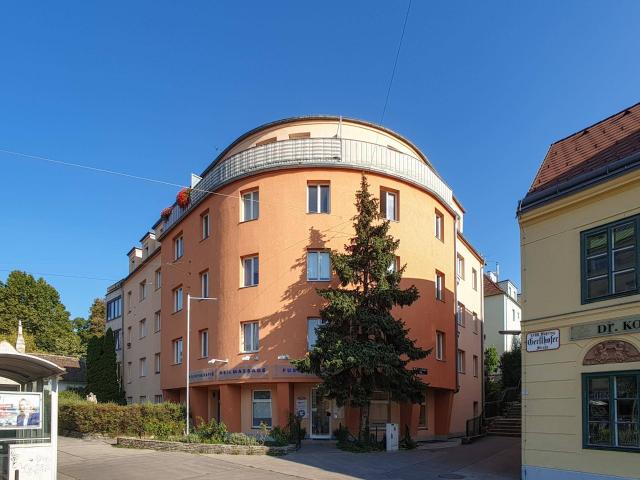 Geräumige 2 Zimmer Wohnung im DG