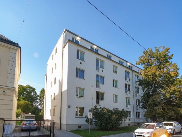 Geräumige 2 Zimmer Wohnung im Eg