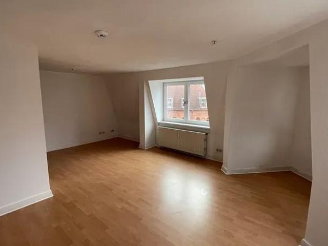 Geräumige 2 Zimmer Wohnung in der Schelfstadt zu mieten!