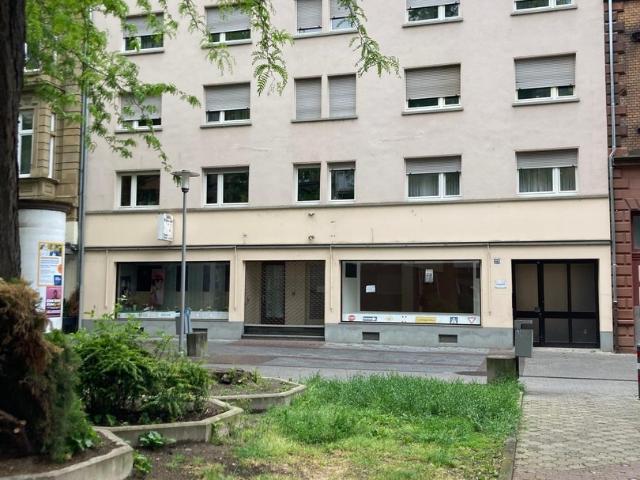 Geräumige 2 Zimmer Wohnung mit Balkon und Dachterrasse in Ludwigshafen Mitte