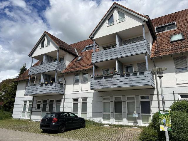 Geräumige 2 Zimmer Wohnung mit Balkon und moderner Einbauküche in Herrenberg Oberjesingen